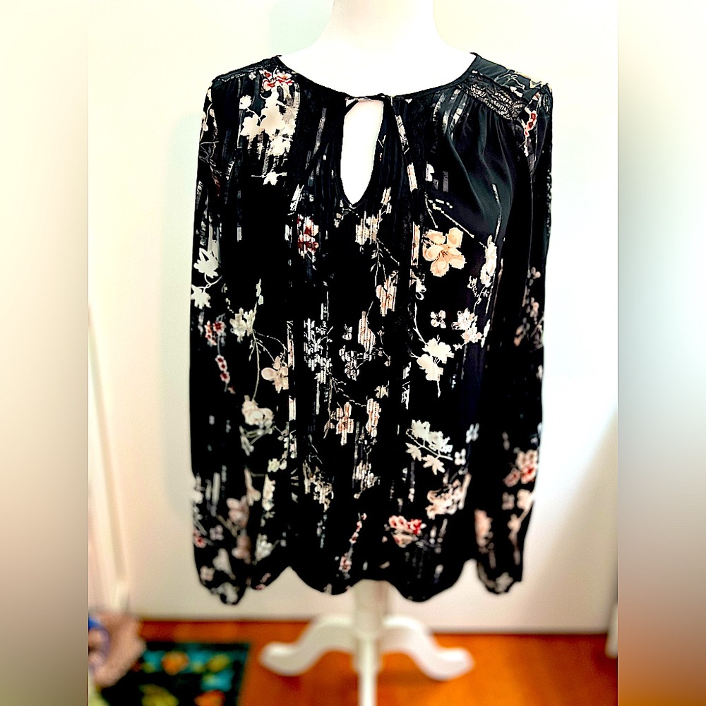 White House Black Market Lace Floral Top size 10